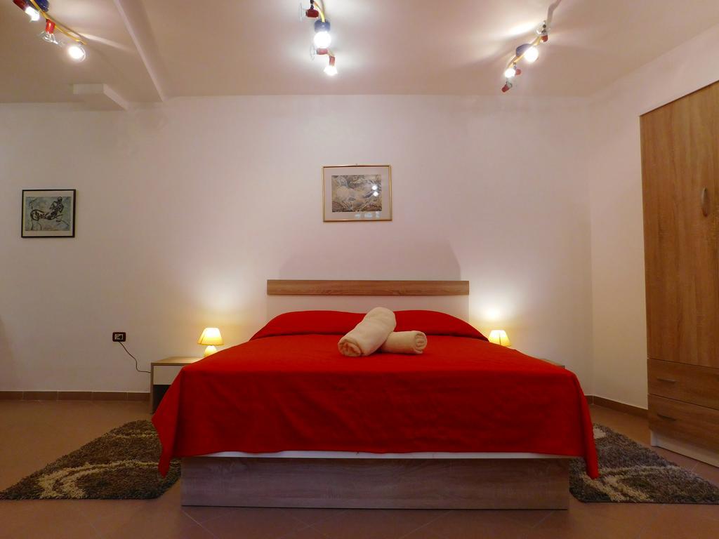 רוביני Central Apartments Circolo מראה חיצוני תמונה